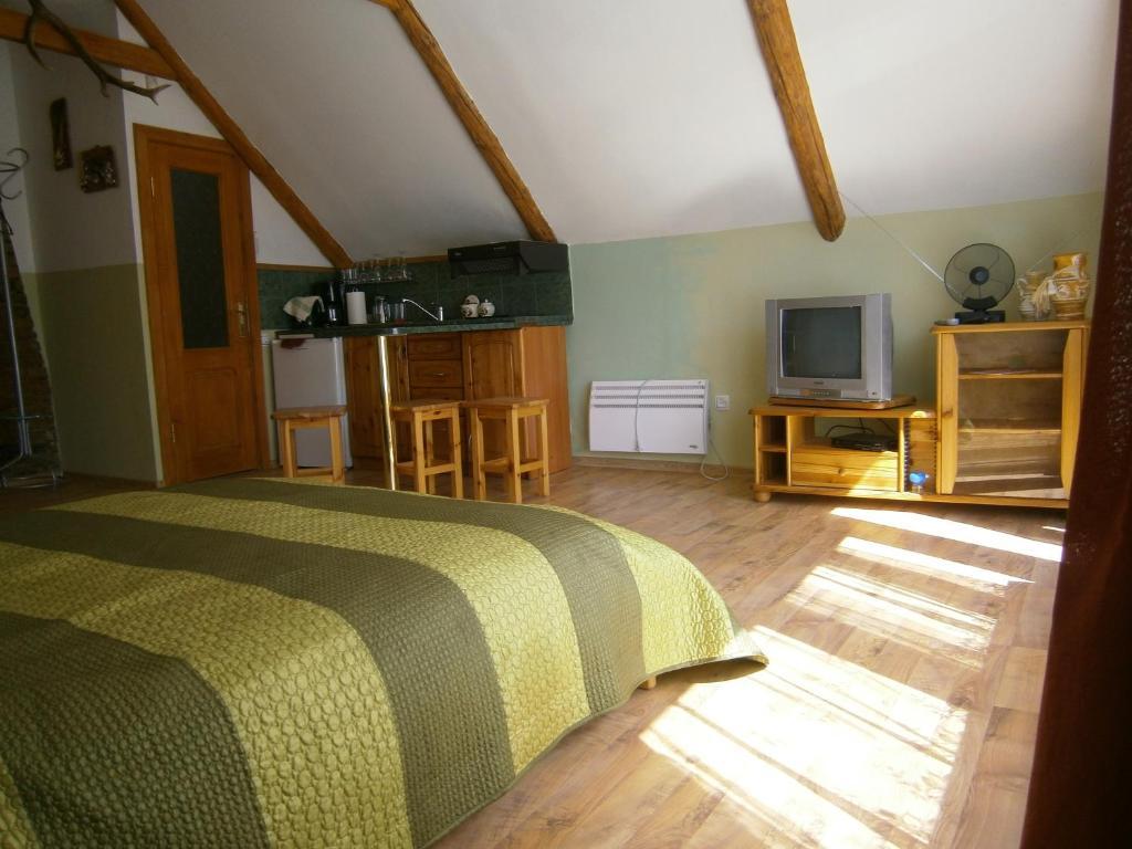 Hotel Atmatas à Bernāti Extérieur photo